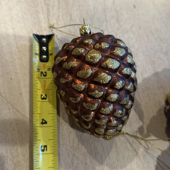 4 Large Pinecone Ornaments - Picture 7 of 8